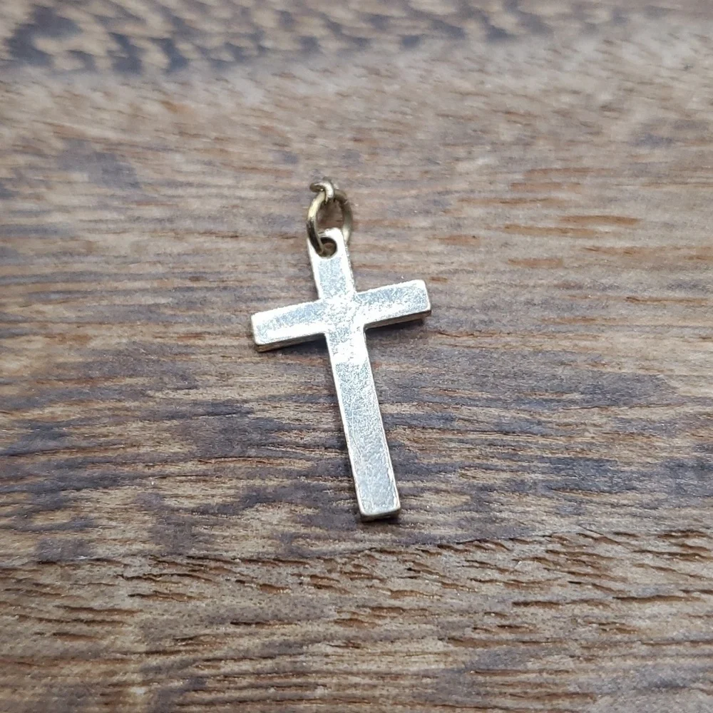Gold tone delicate cross pendant‎
